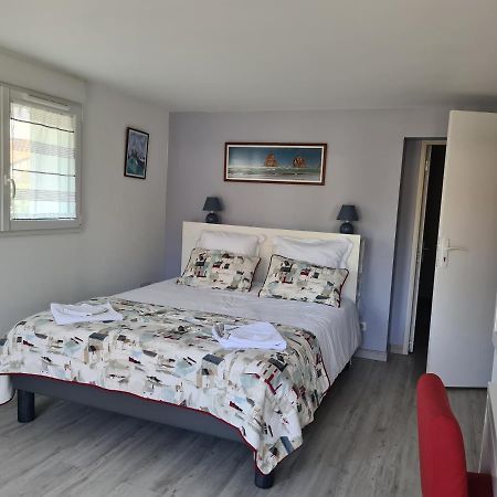Appartement avec cuisine et grande piscine chauffée Hendaye Esterno foto