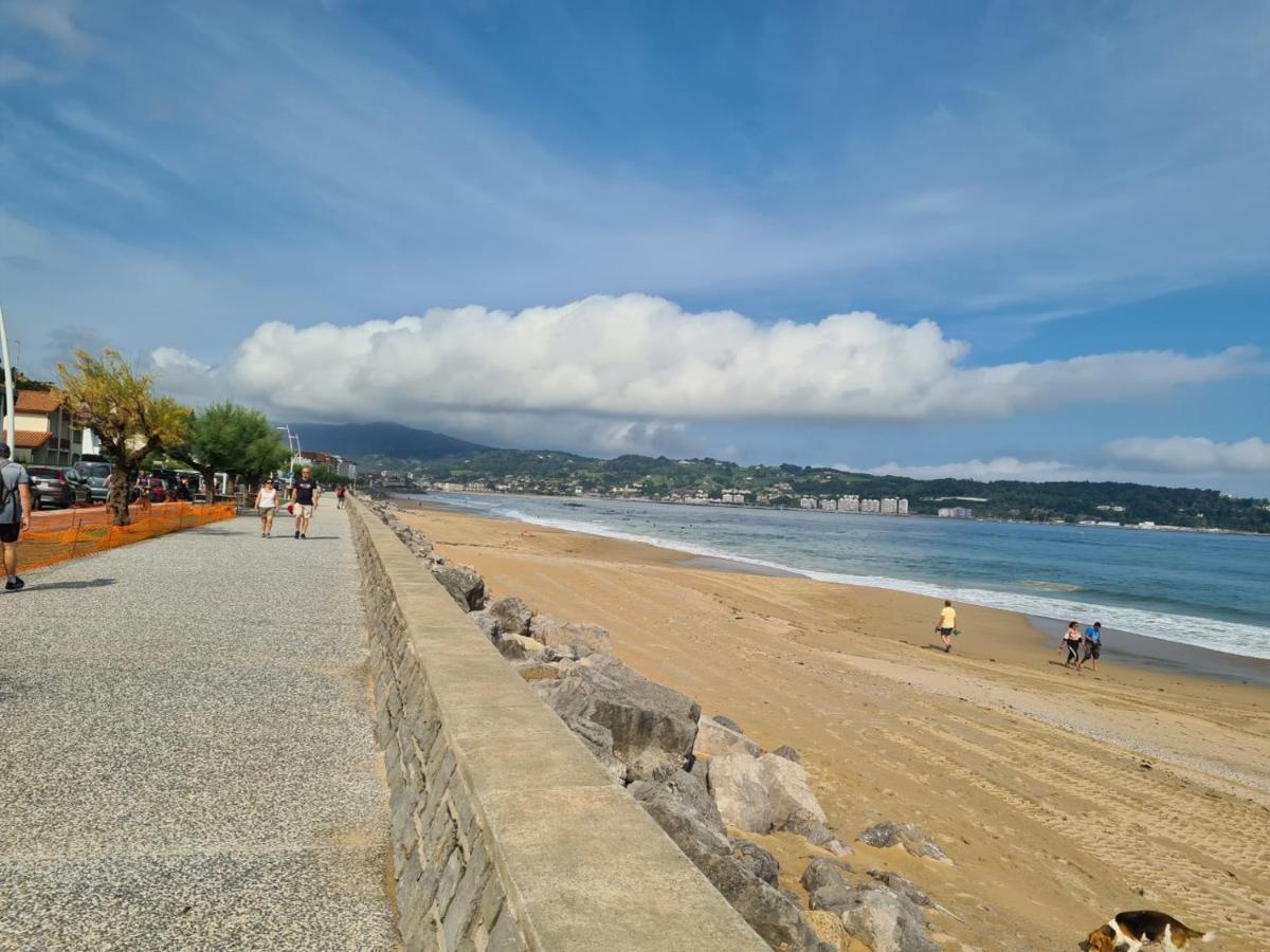 Appartement avec cuisine et grande piscine chauffée Hendaye Esterno foto