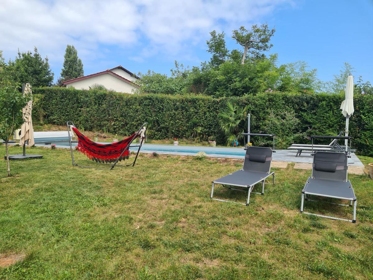 Appartement avec cuisine et grande piscine chauffée Hendaye Esterno foto