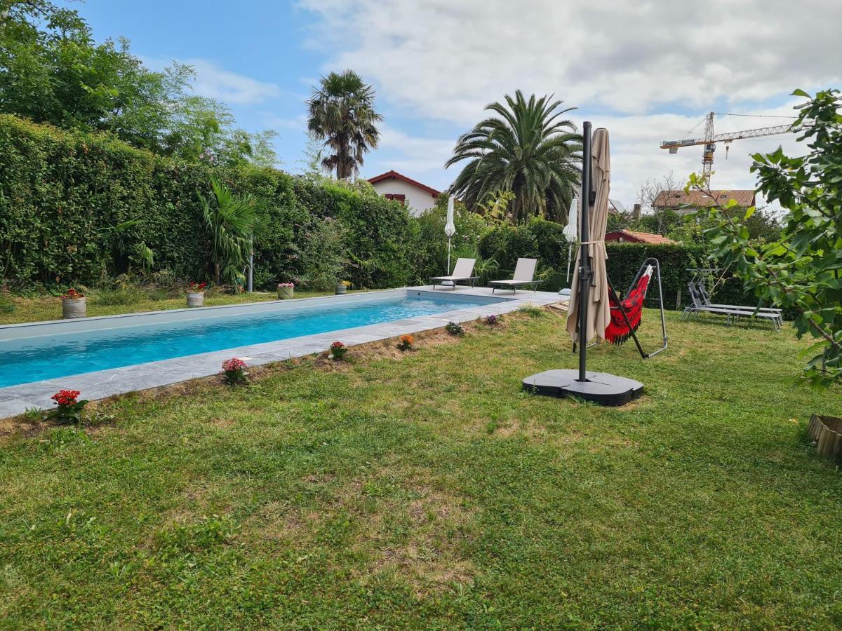 Appartement avec cuisine et grande piscine chauffée Hendaye Esterno foto