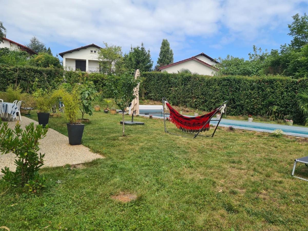 Appartement avec cuisine et grande piscine chauffée Hendaye Esterno foto