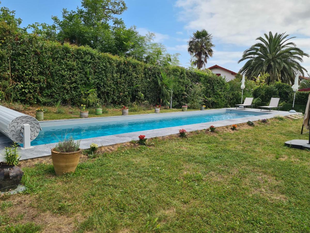 Appartement avec cuisine et grande piscine chauffée Hendaye Esterno foto