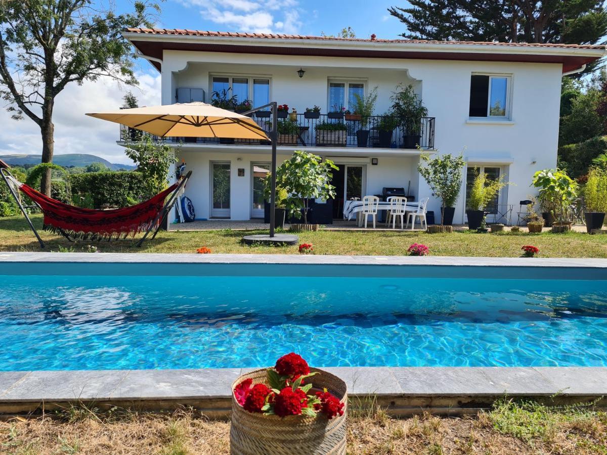 Appartement avec cuisine et grande piscine chauffée Hendaye Esterno foto